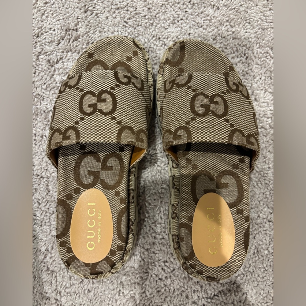 Women’s size 39 slides